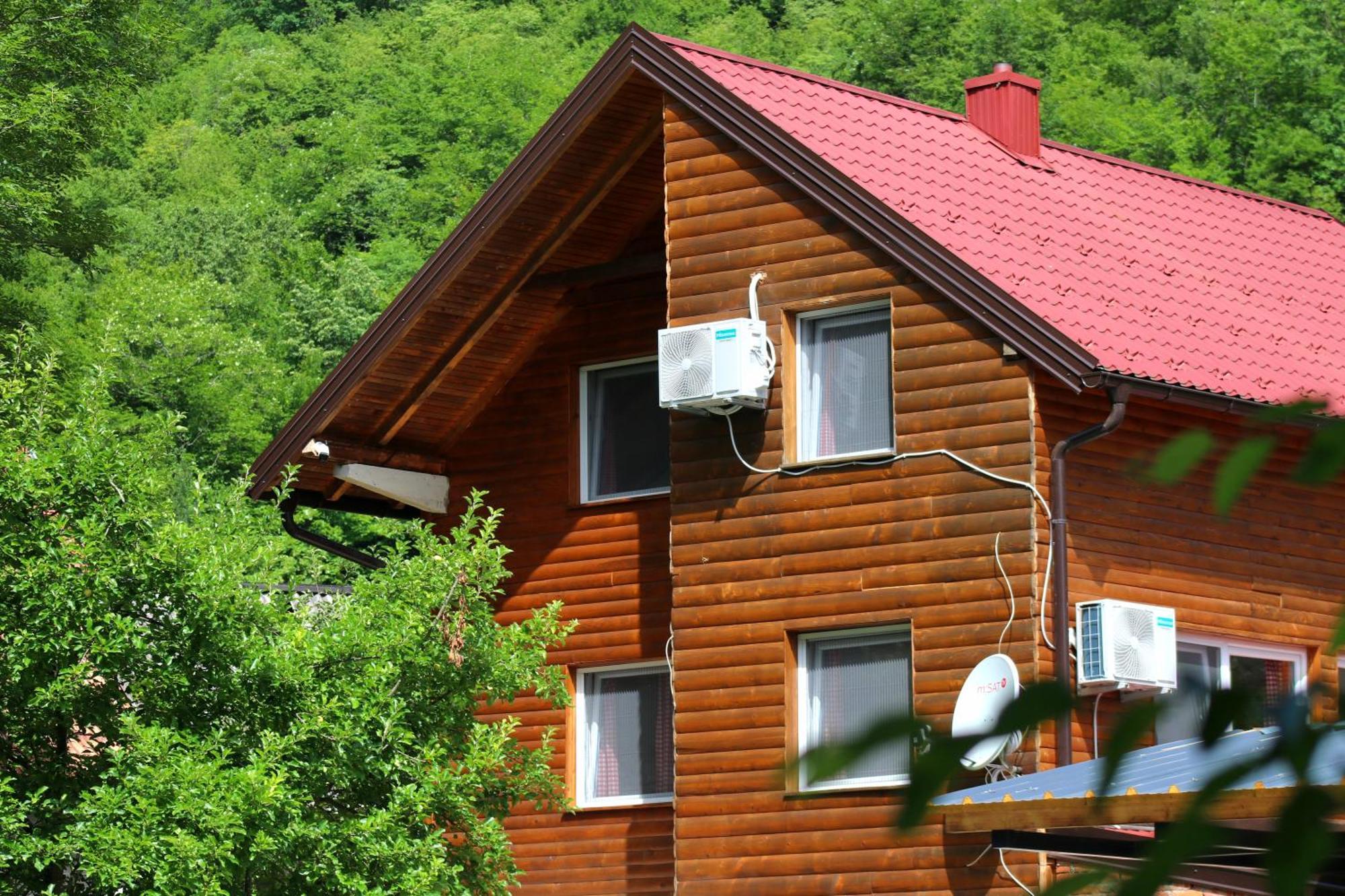 Hostal Domacinstvo Na Kraju Svijeta Sipovo Exterior foto