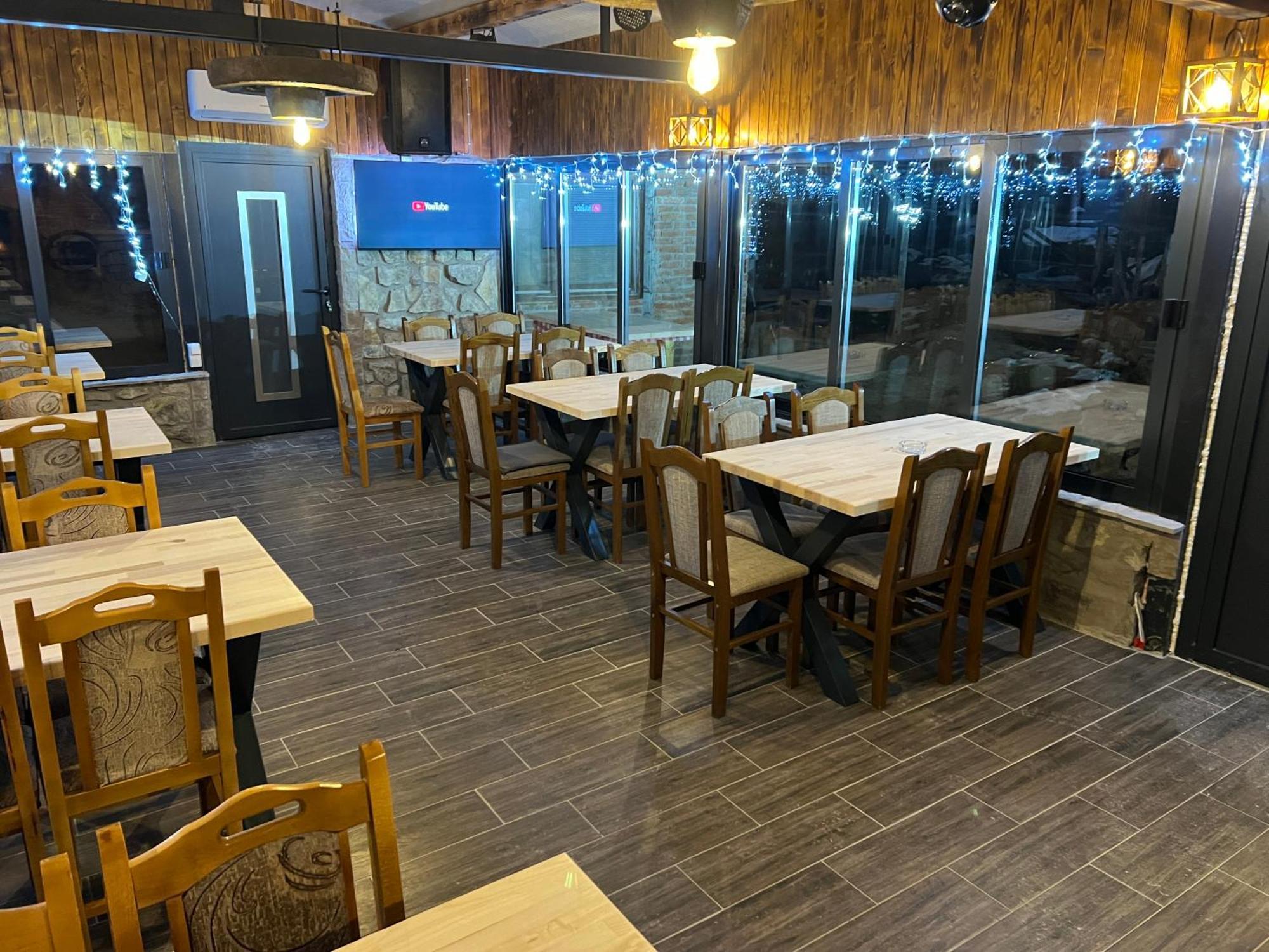 Hostal Domacinstvo Na Kraju Svijeta Sipovo Exterior foto